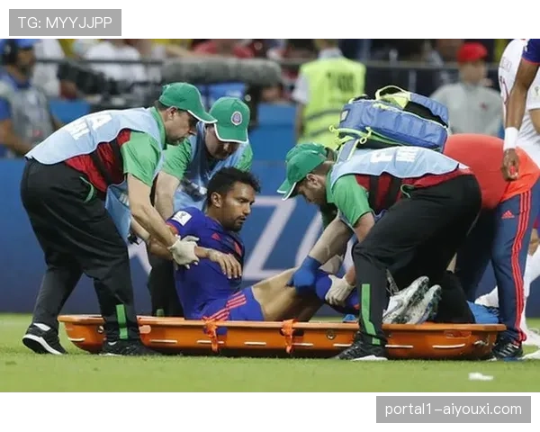 朗斯右后卫阿吉拉尔伤缺 边路防守覆盖面积减少致体系失衡